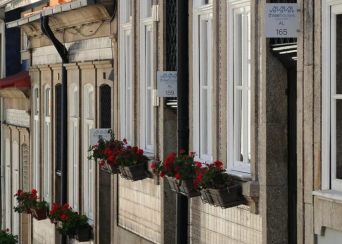 Three & Bedrooms * Porto