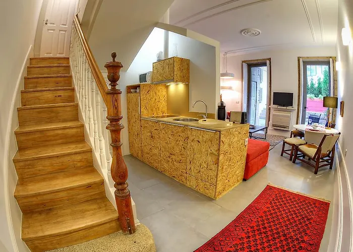 Appartement Three & Bedrooms