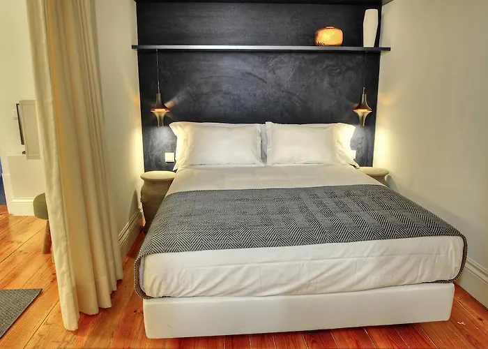 דירה Three & Bedrooms *