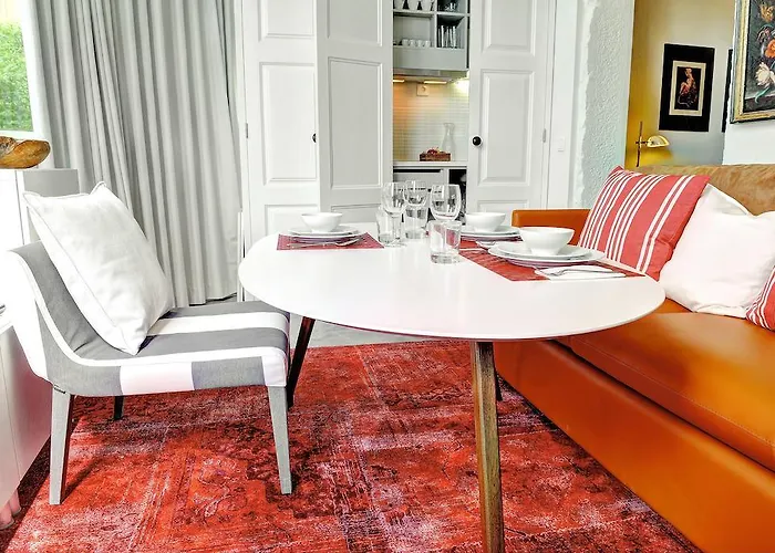 Lejlighed Three & Bedrooms