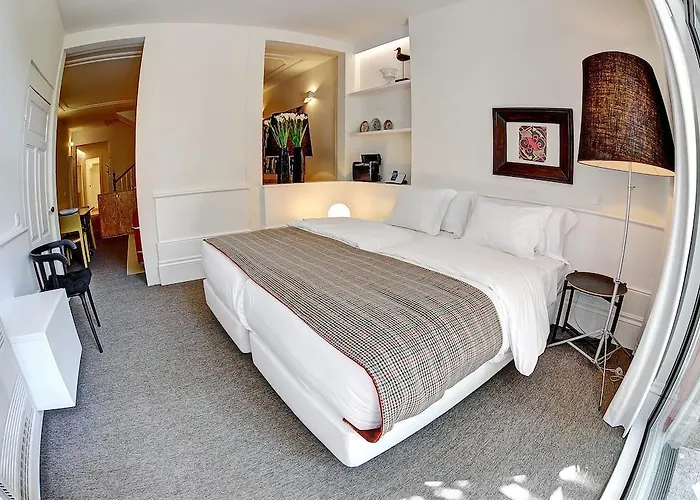 Three & Bedrooms פורטו