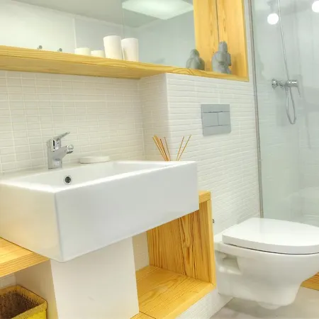 Lägenhet Three & Bedrooms *