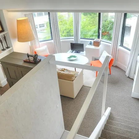 Lägenhet Three & Bedrooms Oporto